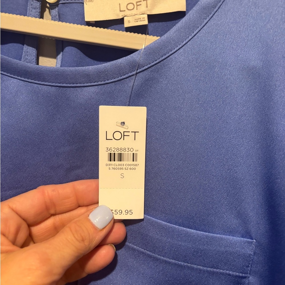 Women's LOFT Blue Silky Top - Size Small NWT - Picture 2 of 9